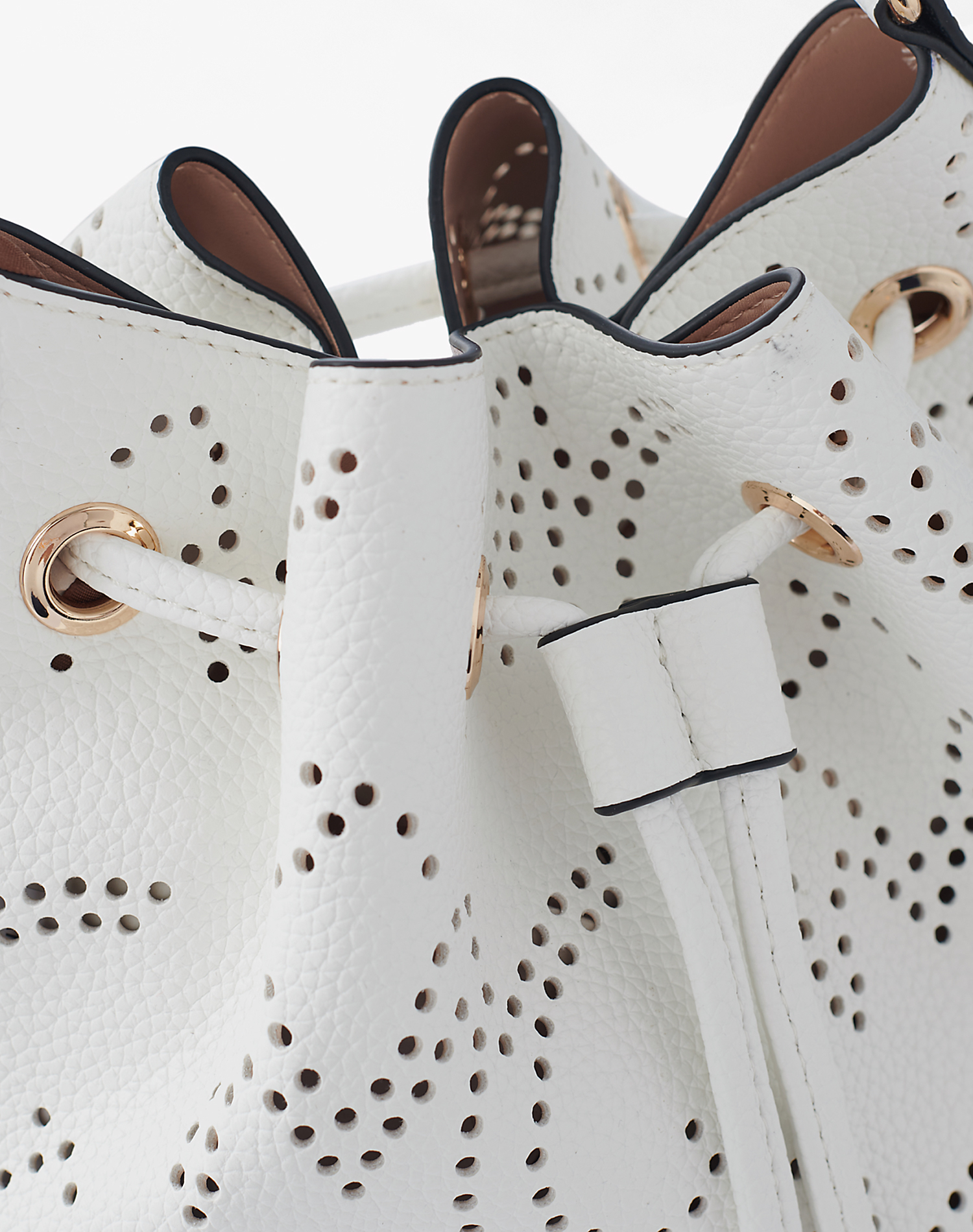 LASER BUCKET - OFF WHITE - Manila Grace | Official Website