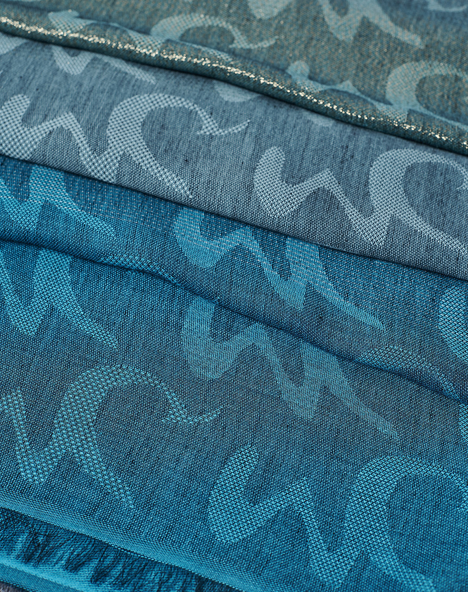 GRADIENT LOGO SCARF - MA570 - Manila Grace | Official Website