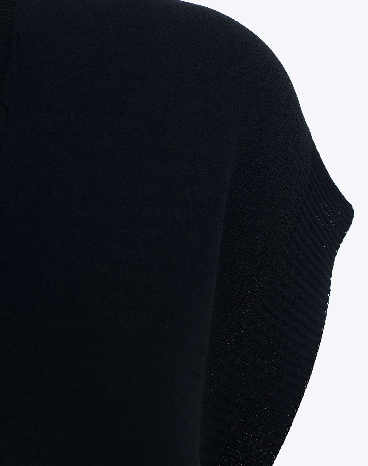 VEST SWEATER - BLACK - Manila Grace | Official Website