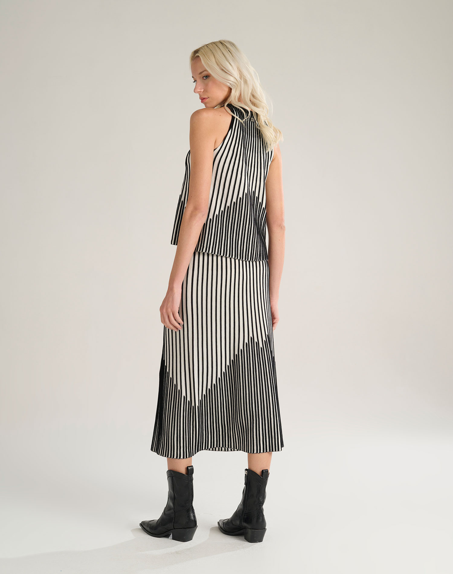 TWO-TONE STRIPED STITCH SKIRT - MA131 - Manila Grace | Official Website
