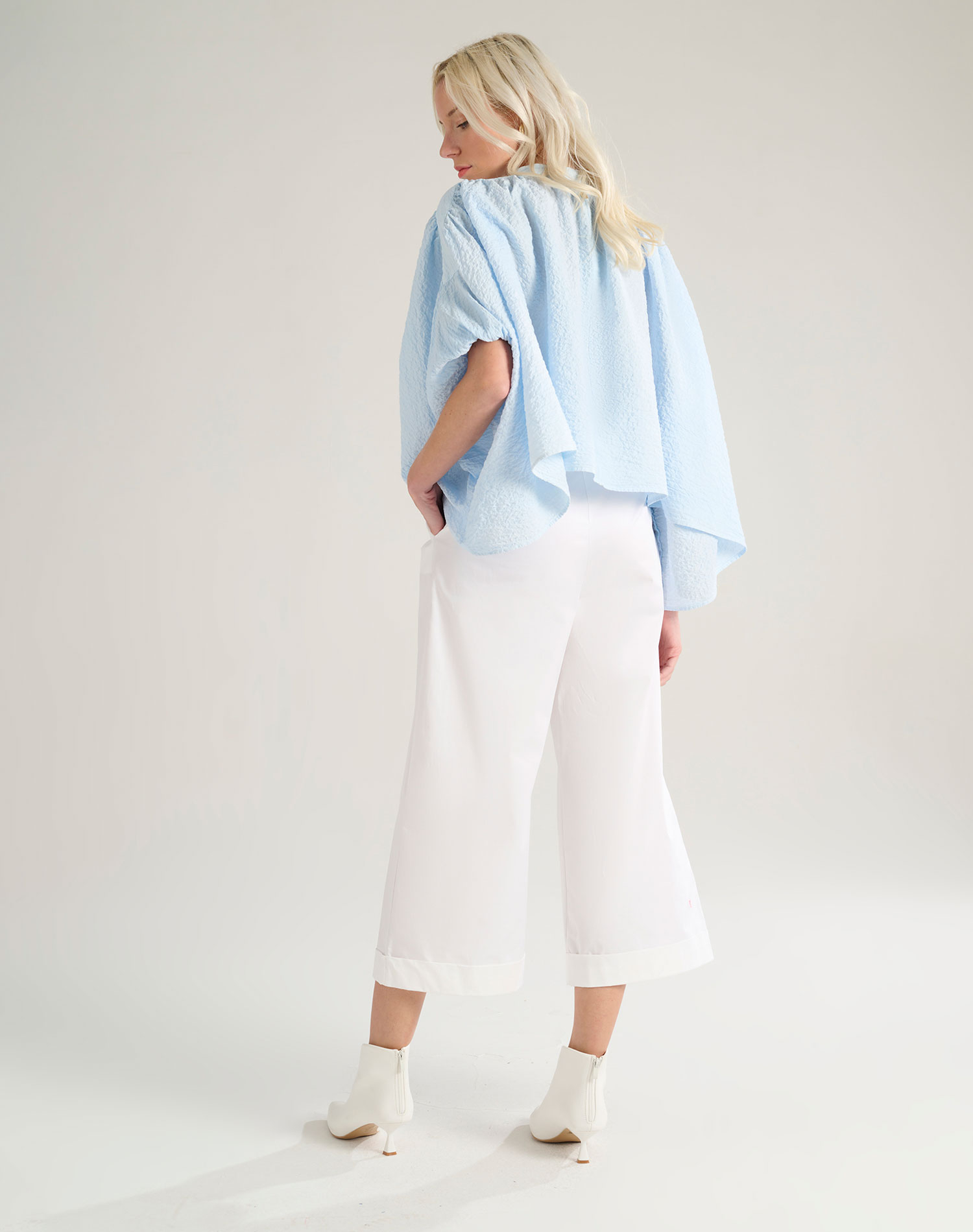 CROPPED TROUSERS - OFF WHITE - Manila Grace | Official Website