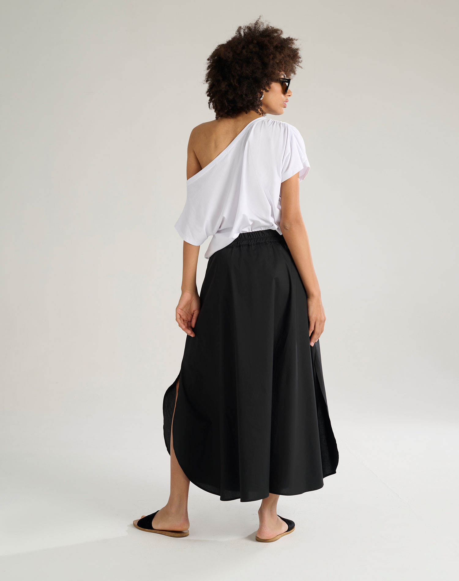 DROPPED SHOULDER T-SHIRT - OFF WHITE - Manila Grace | Official Website