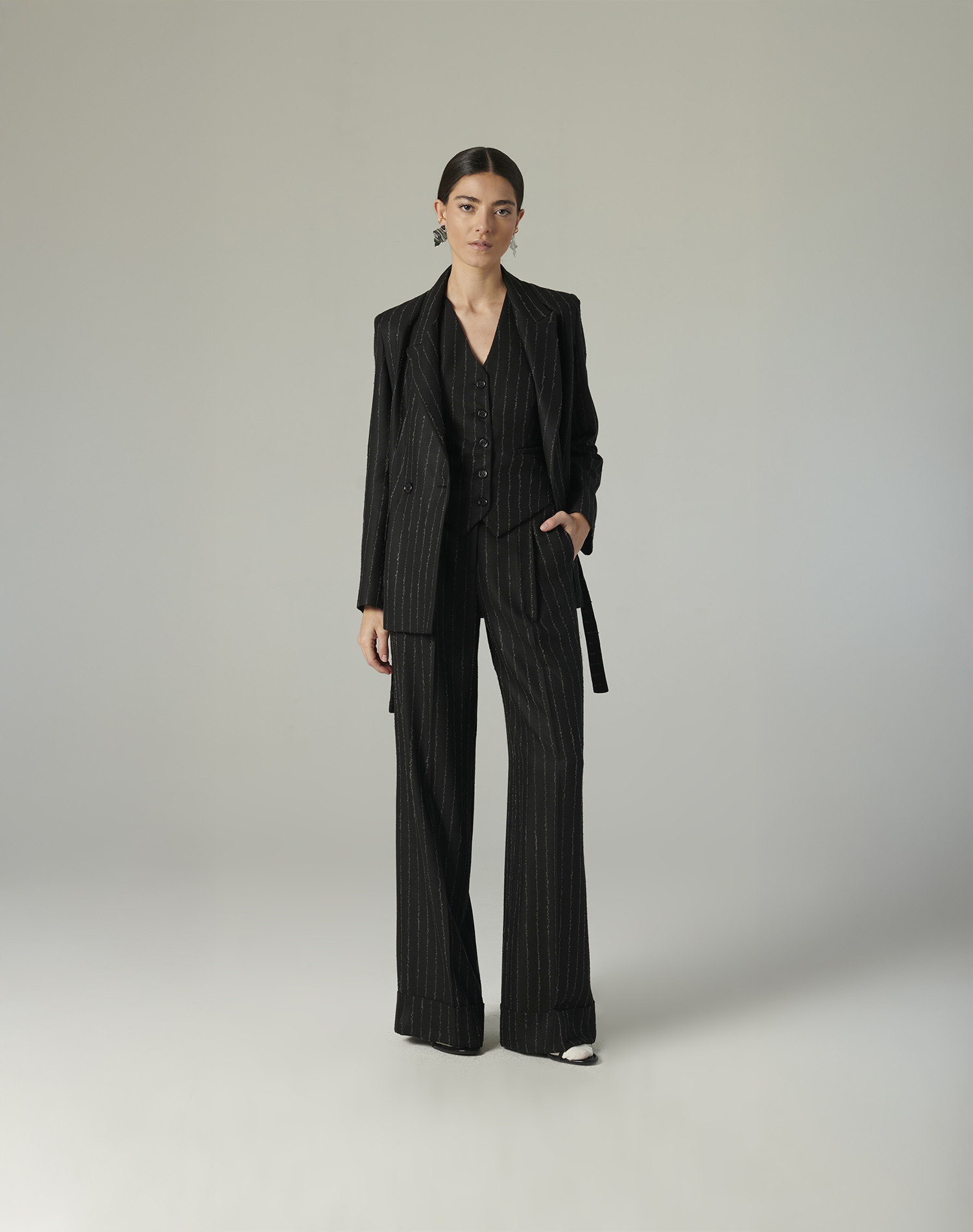 DOUBLE-BREASTED BLAZER WITH BELT | Manila Grace