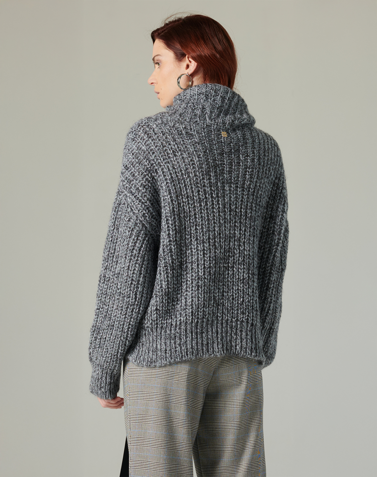 HIGH-NECK SWEATER | Manila Grace