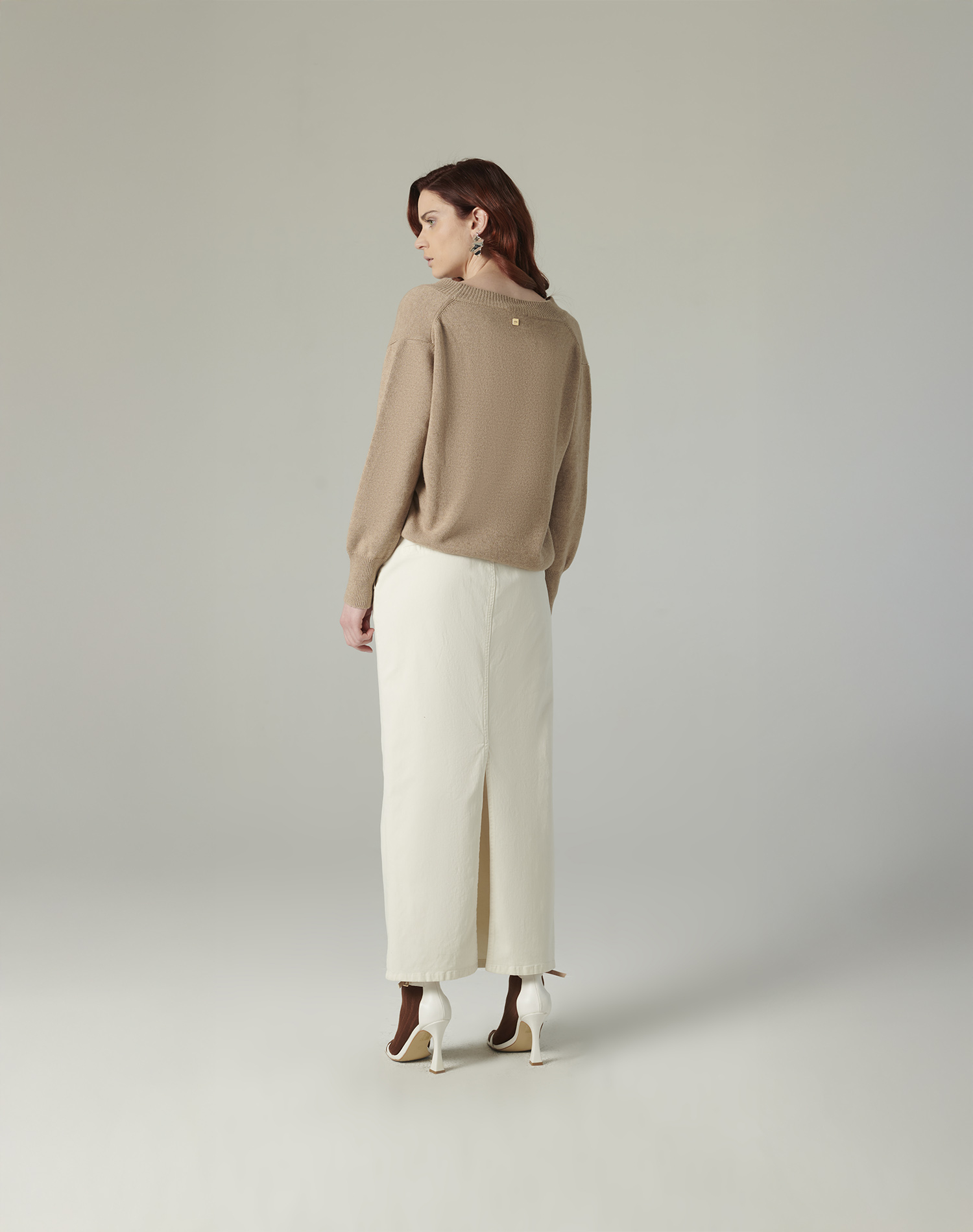 MAXI V-NECK SWEATER | Manila Grace