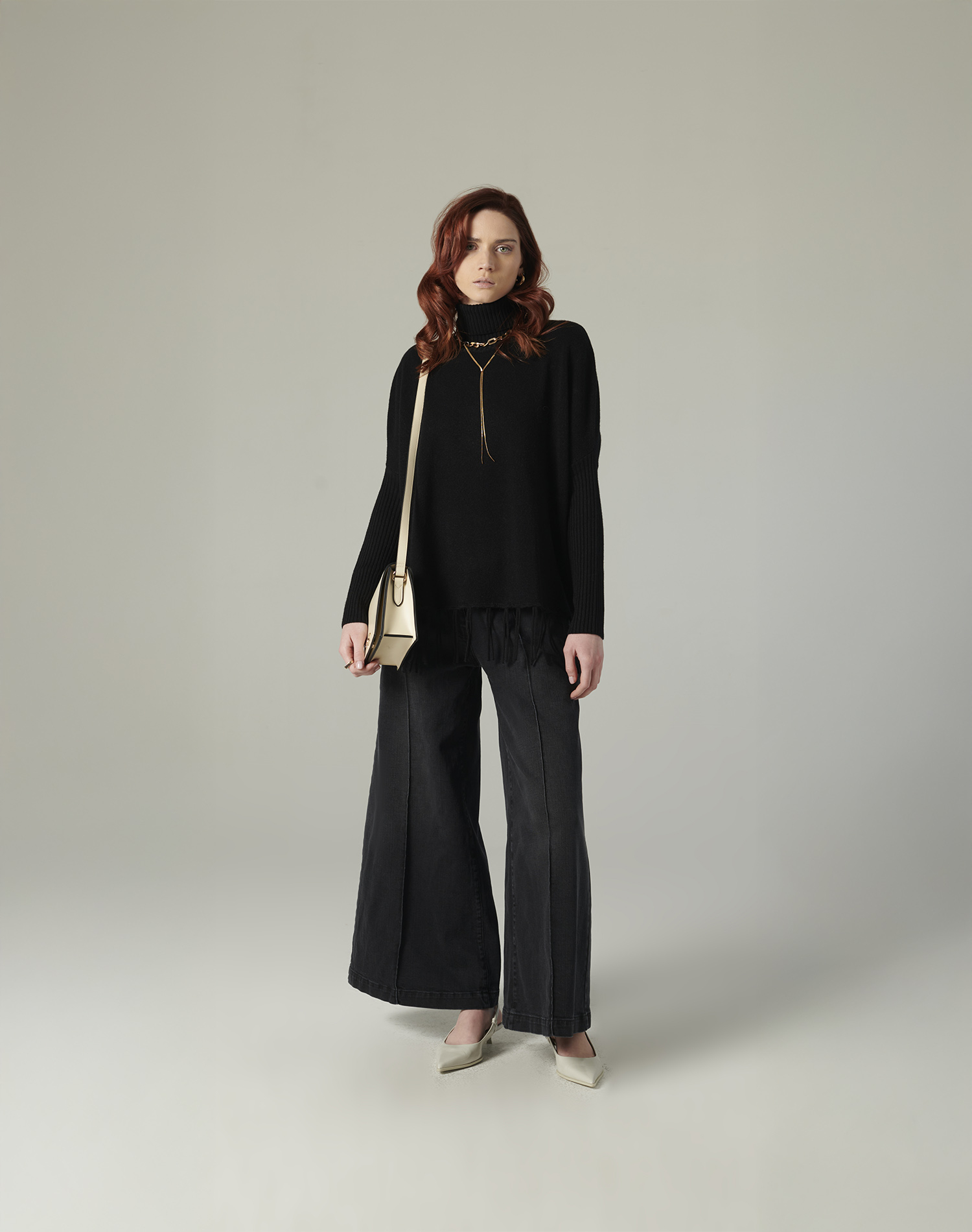 HIGH-NECK SWEATER | Manila Grace