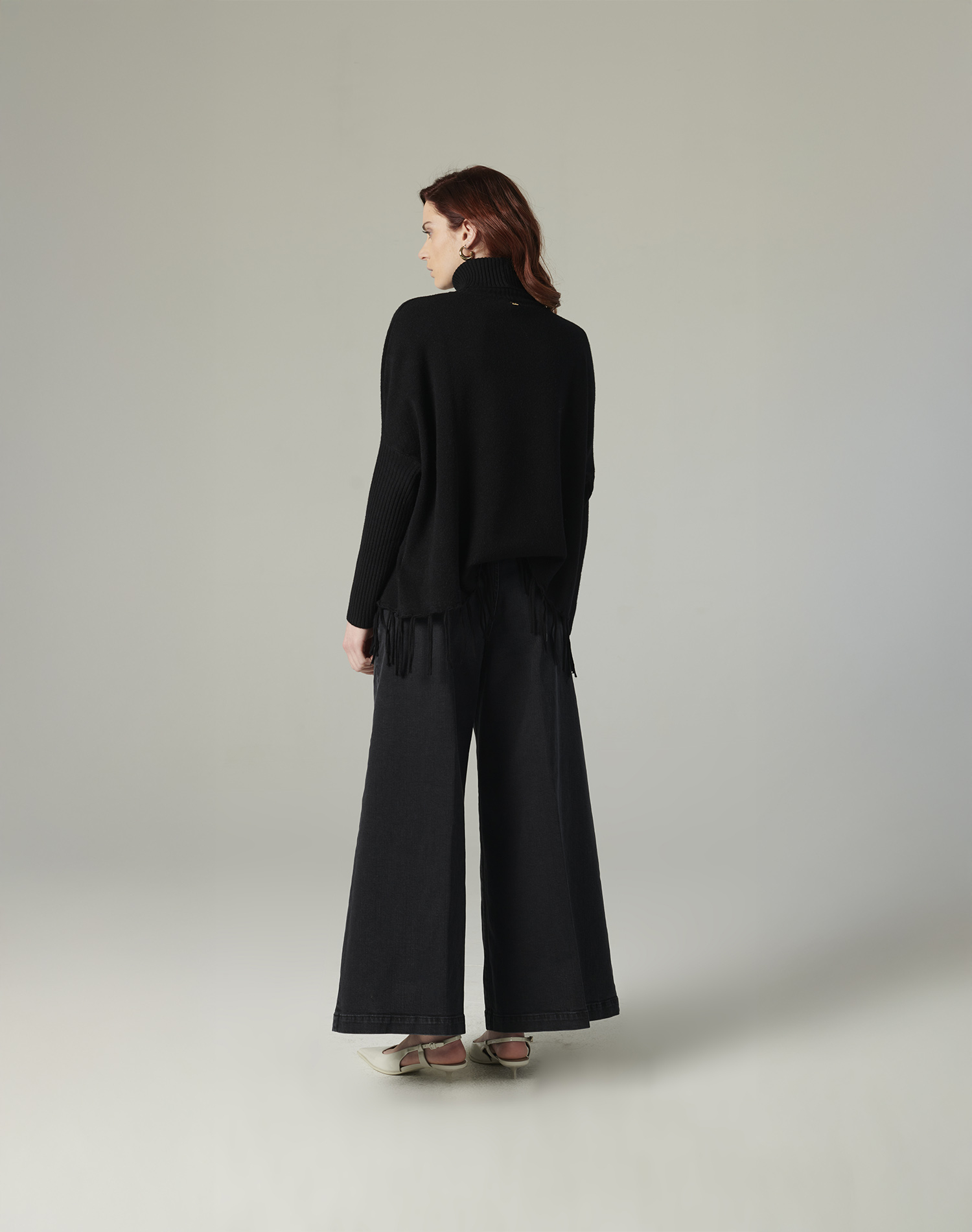 HIGH-NECK SWEATER | Manila Grace
