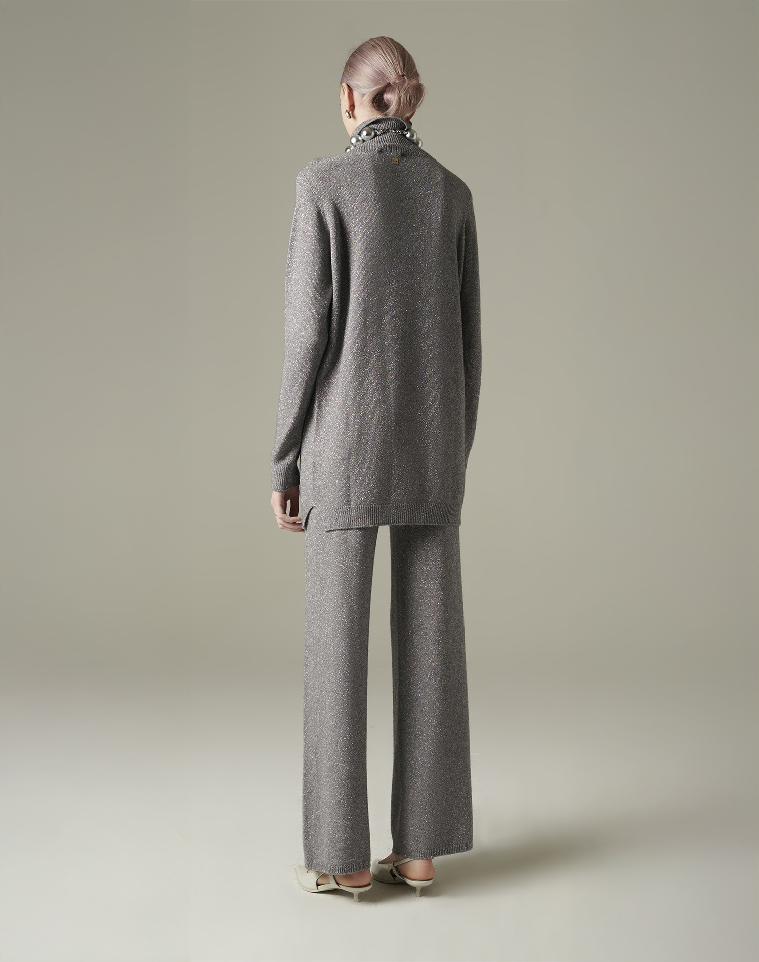 HIGH-NECK SWEATER | Manila Grace