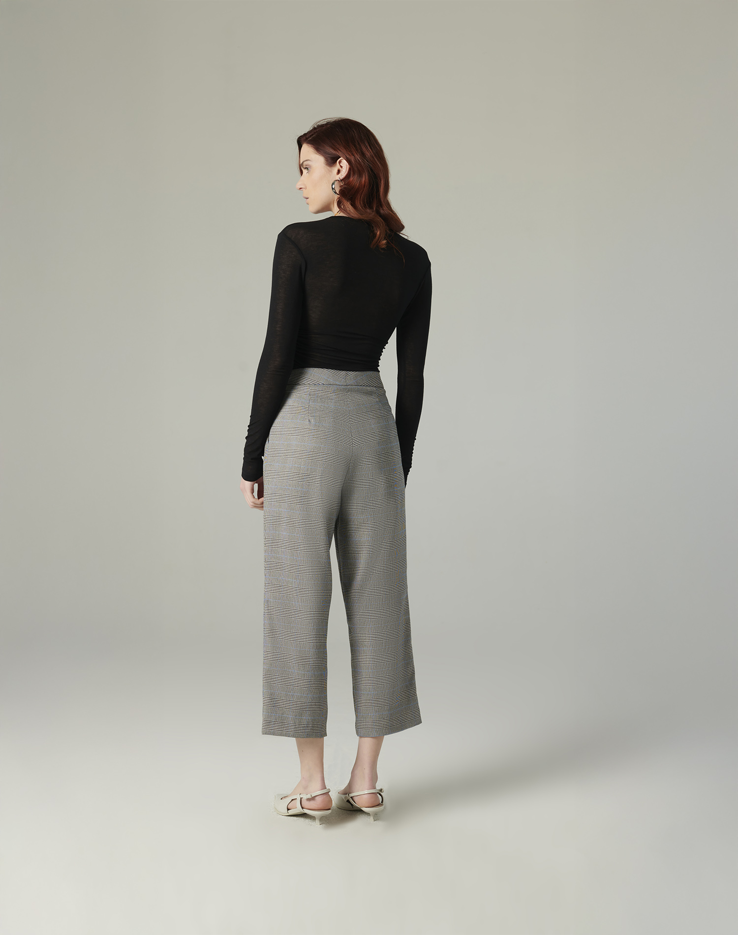 CREW NECK SWEATER | Manila Grace