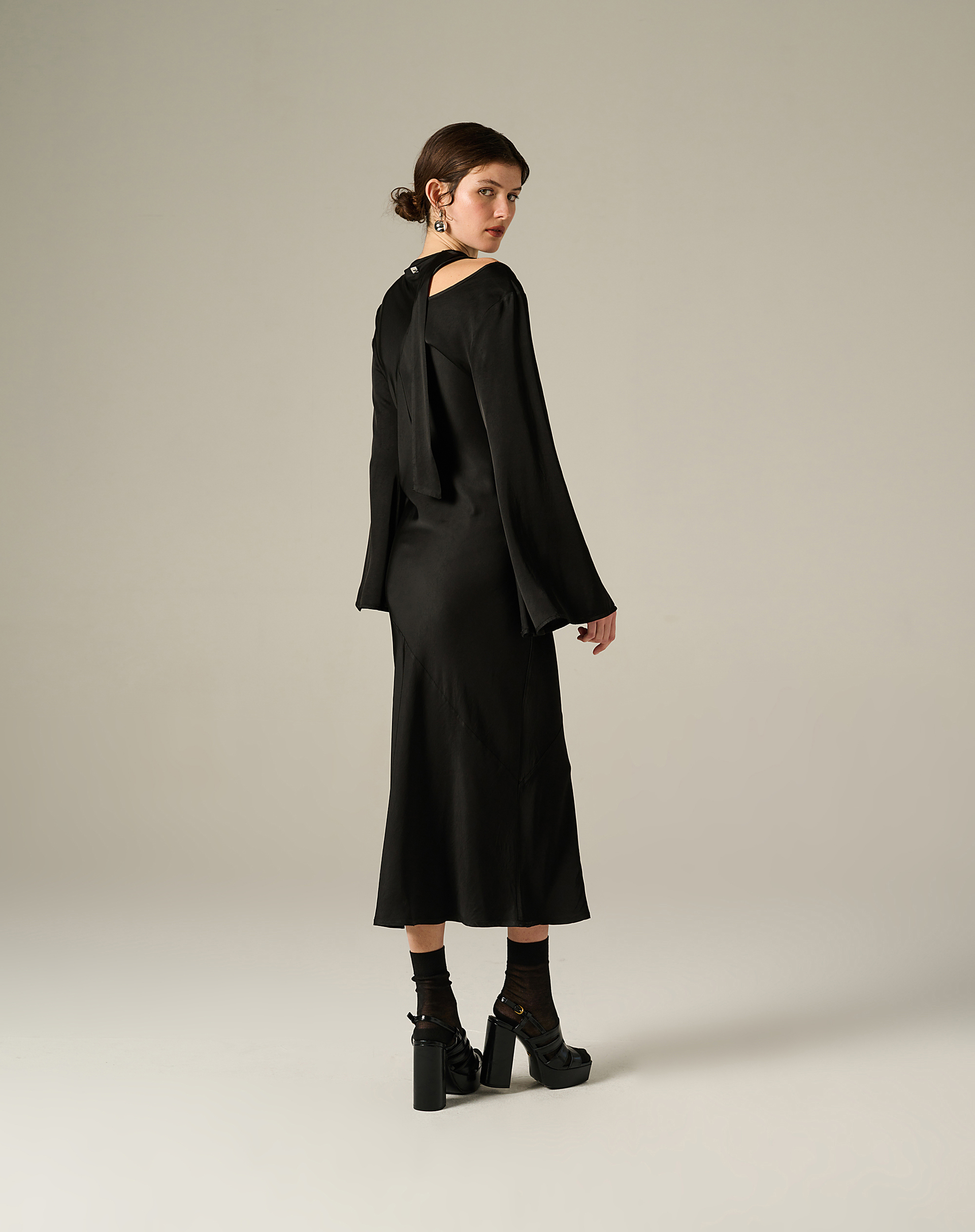 Black Dress With Bow At The Neck - BLACK - Manila Grace | Official Website