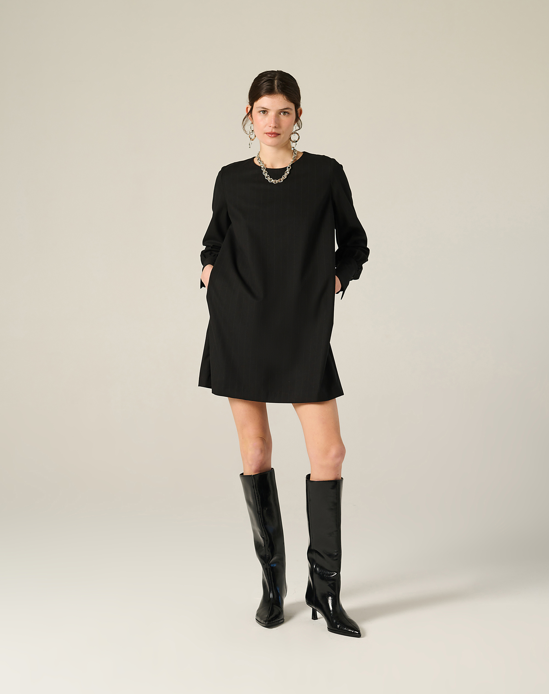 Short Dress In Fluid Fabric With Tailored Cuffs - BLACK - Manila Grace | Official Website