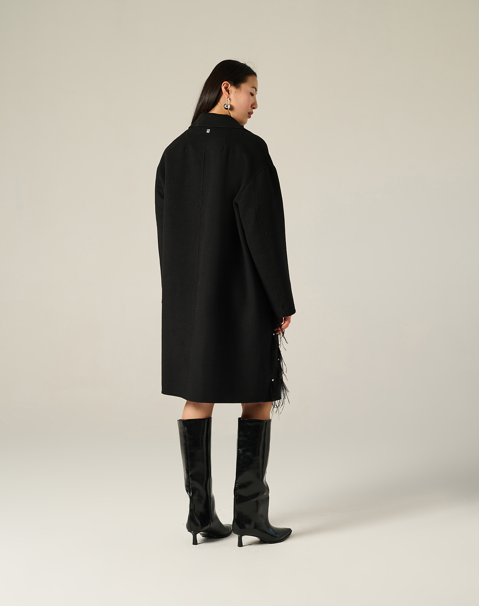 Long Wool Coat With Fringes And Jewel Details - BLACK - Manila Grace | Official Website