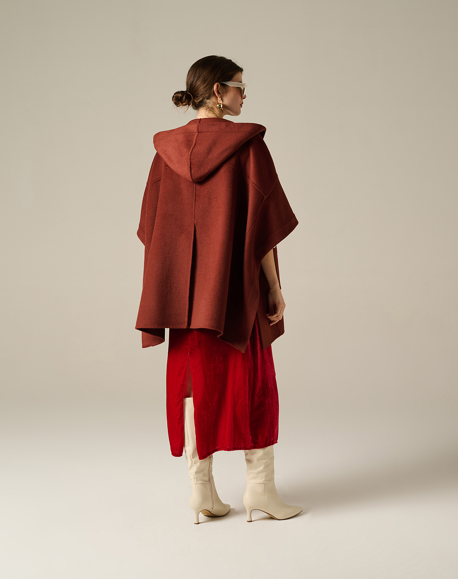Wool Cape With Hood And Maxi Pockets - MA224 - Manila Grace | Official Website