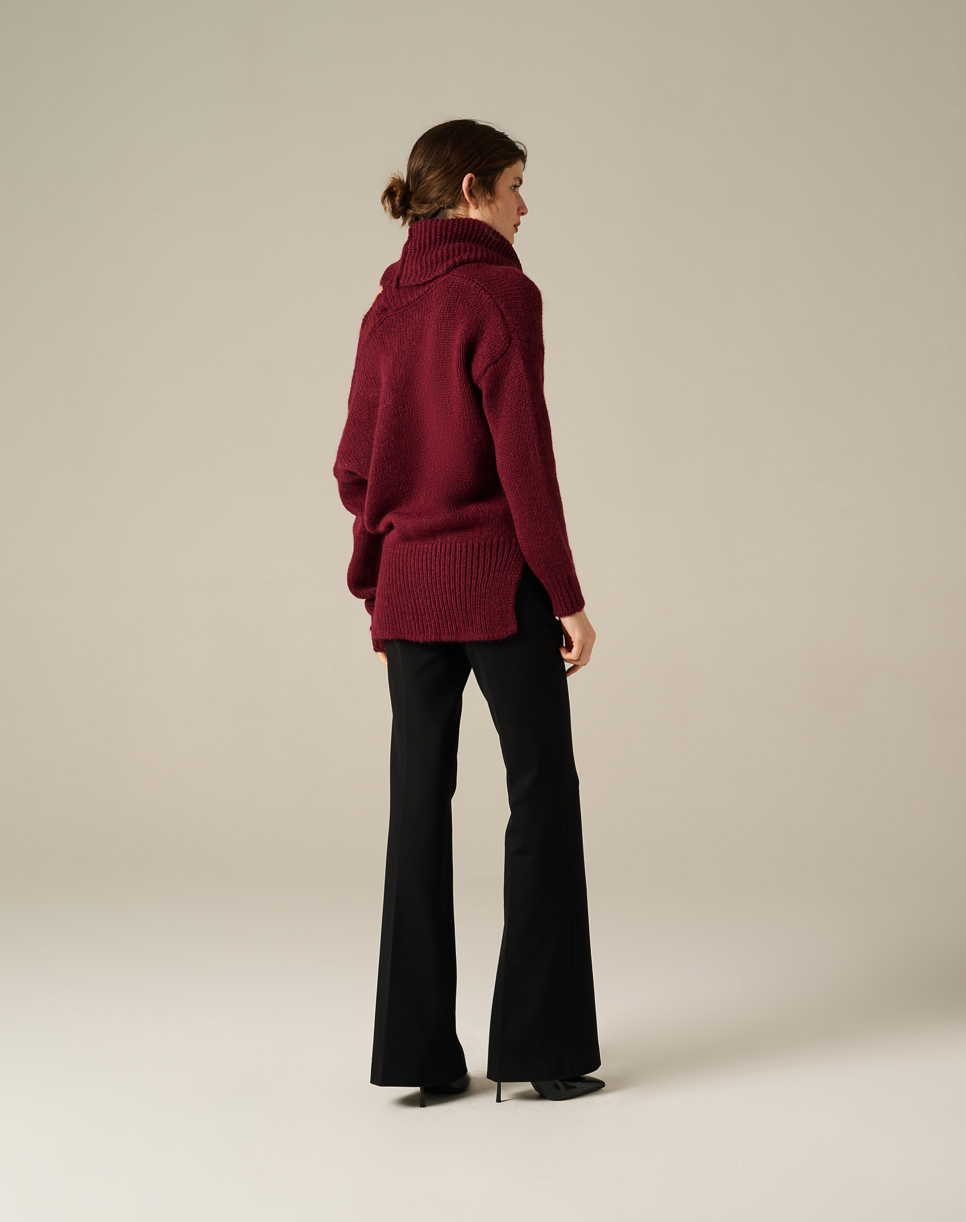 Bordeaux Oversized Turtleneck Sweater - MA641 - Manila Grace | Official Website