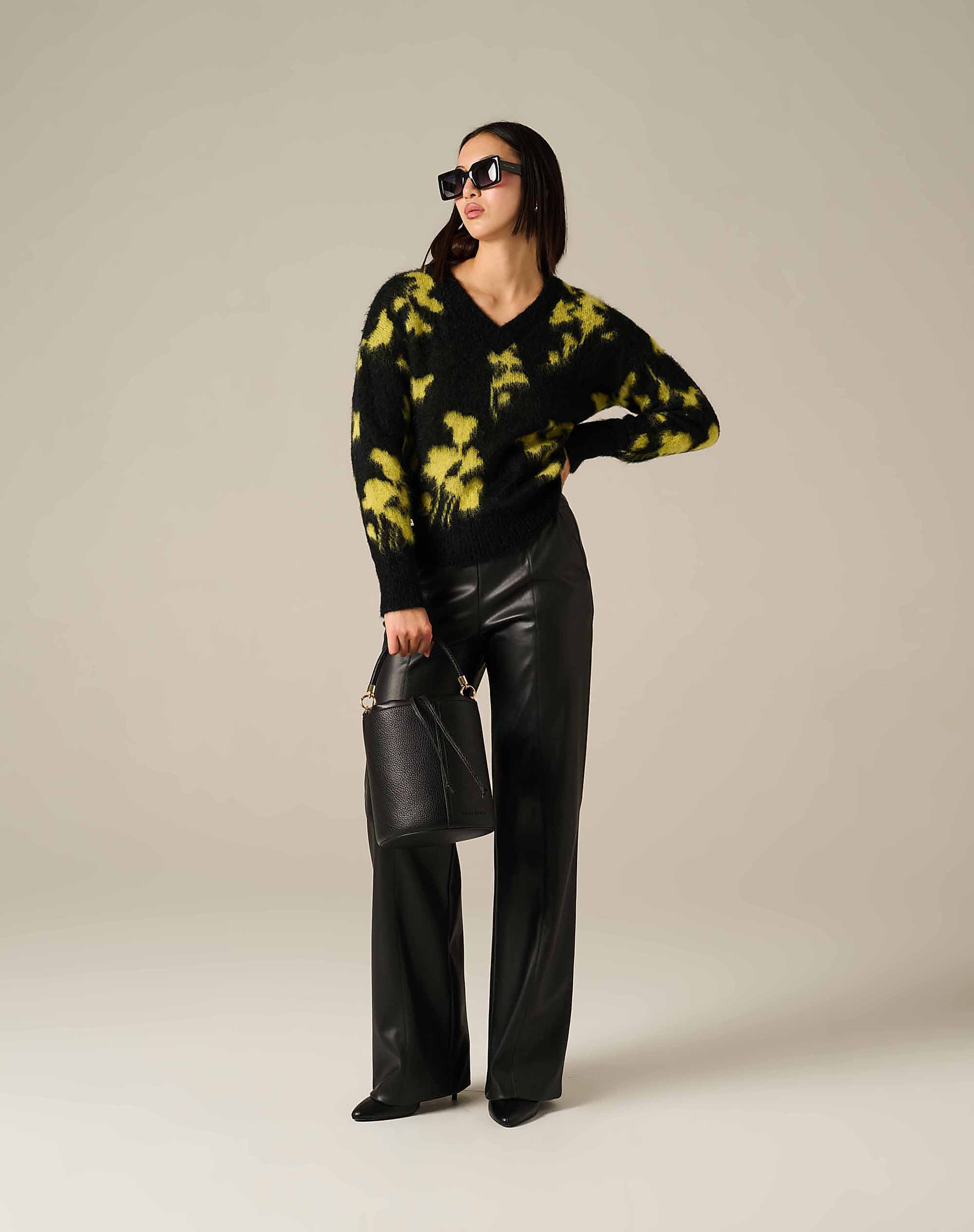 Jacquard Crop V-Neck Sweater - MA654 - Manila Grace | Official Website