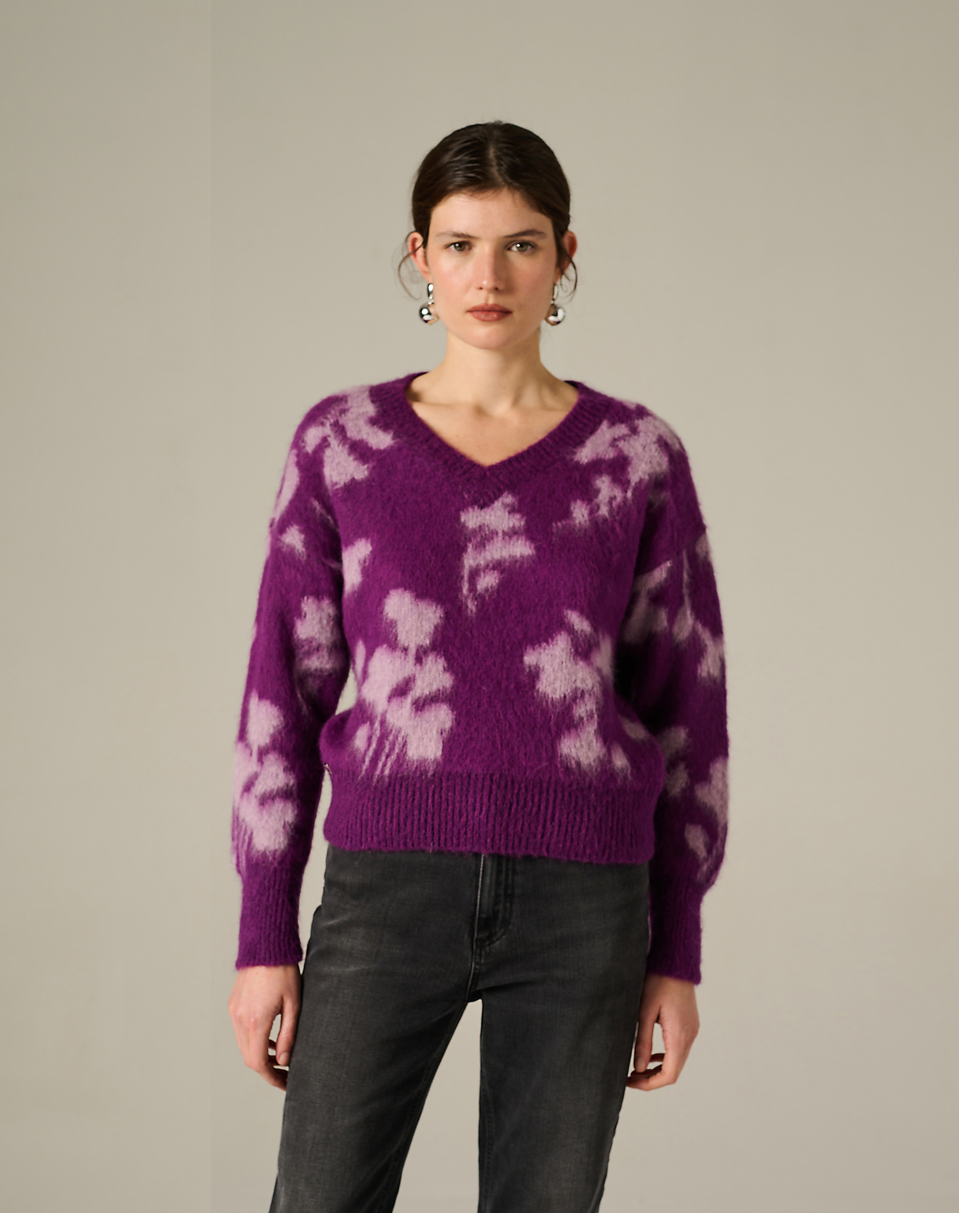 Jacquard Crop V-Neck Sweater - MG523 - Manila Grace | Official Website