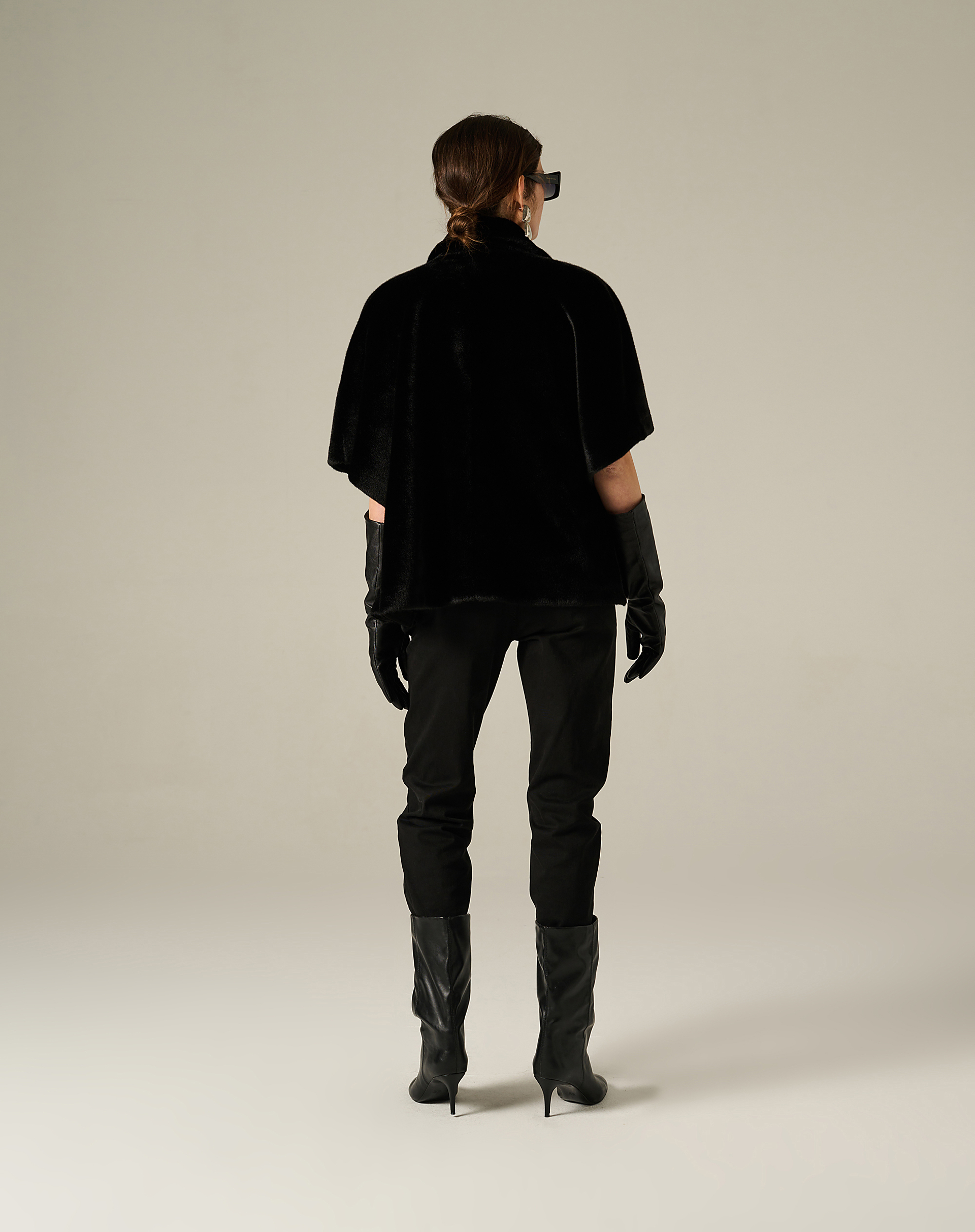 Regular Fit Trousers With Cuffs And Medium Waist - BLACK - Manila Grace | Official Website