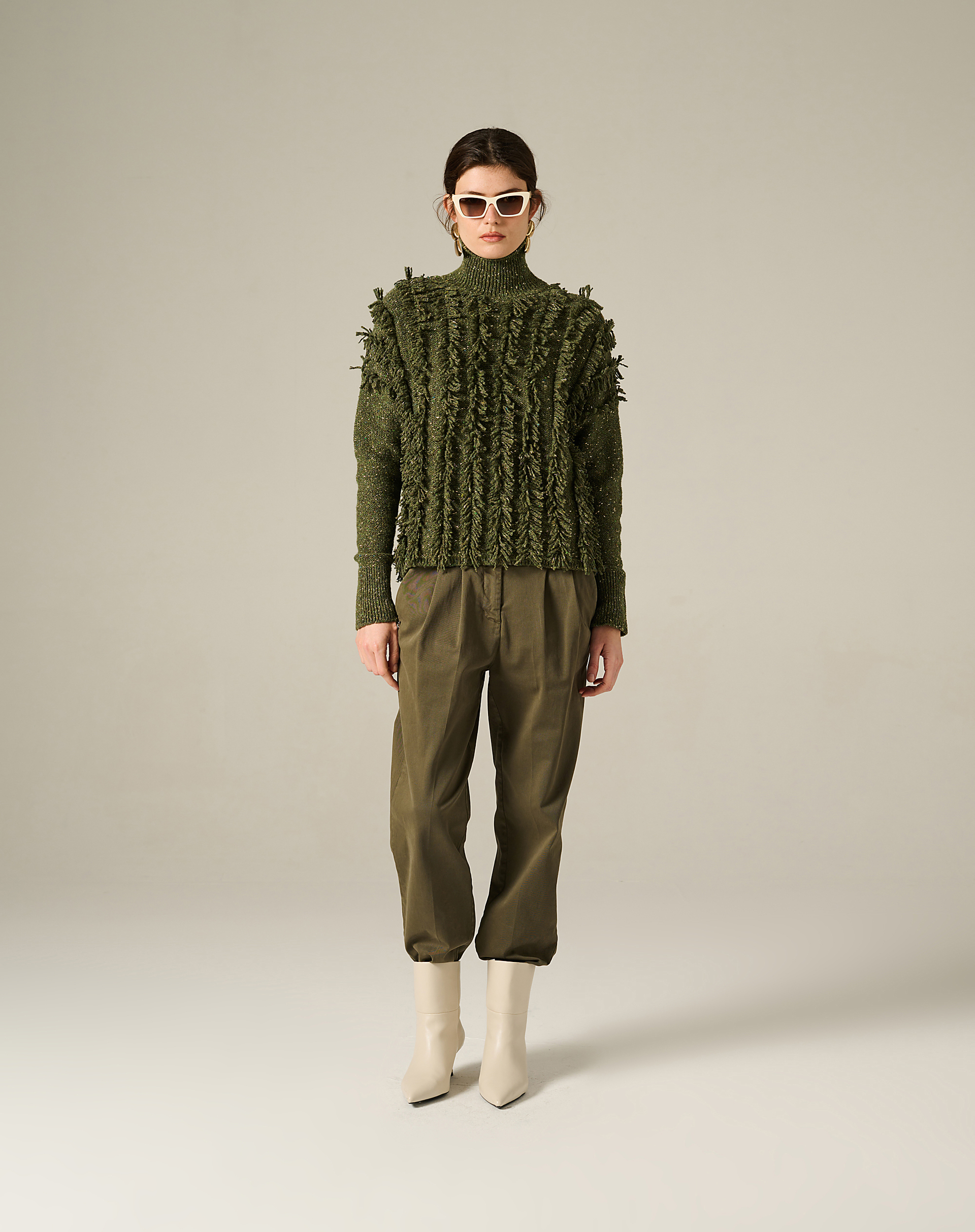Straight Trousers With Pleats In Flowing Fabric - MILITARY GREEN - Manila Grace | Official Website