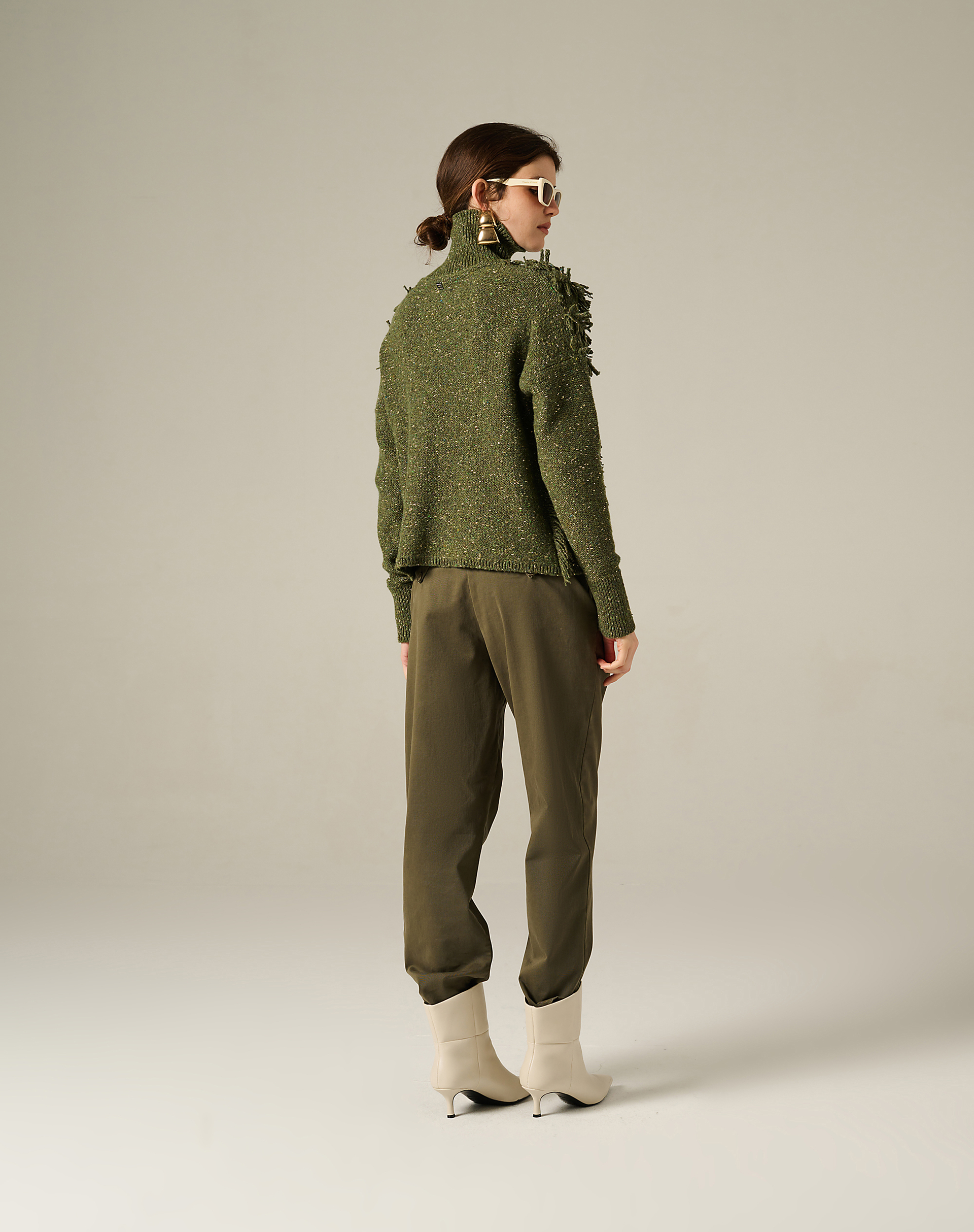 Straight Trousers With Pleats In Flowing Fabric - MILITARY GREEN - Manila Grace | Official Website