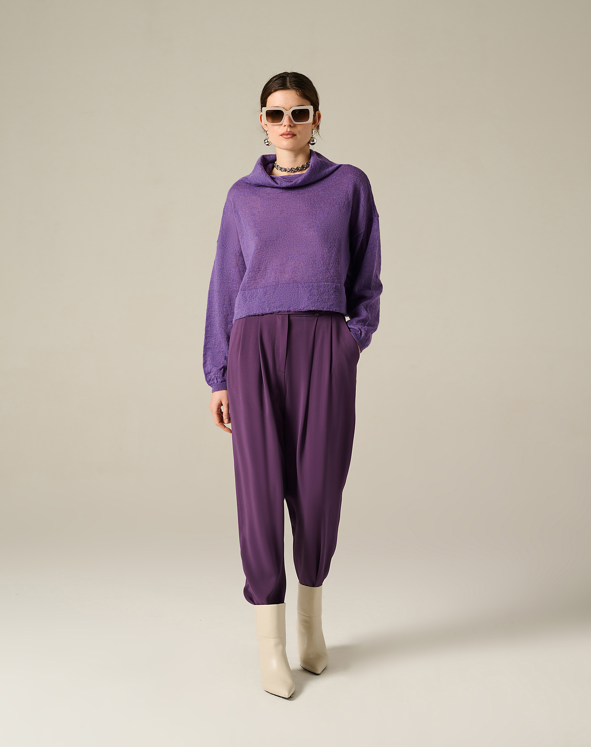 Tailored Trousers With Pleats And Belt Detail - MA648 - Manila Grace | Official Website