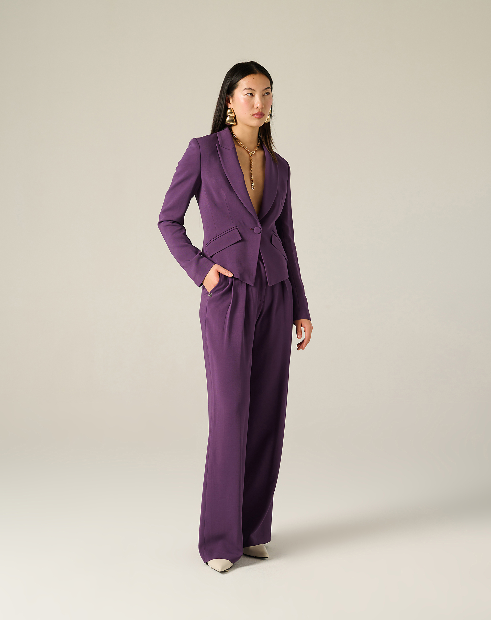 Tailored Trousers With Pleats And Decorative Belt - MA648 - Manila Grace | Official Website