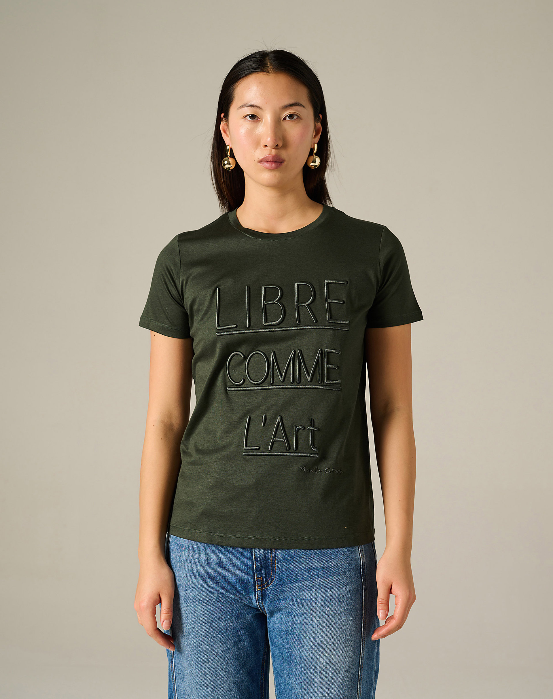 T-Shirt With Large "Libre Comme L'Art" Writing In Relief - MA636 - Manila Grace | Official Website